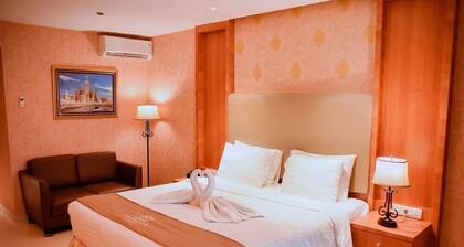 Portola Grand Renggali Hotel