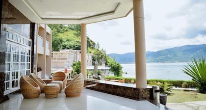 Portola Grand Renggali Hotel