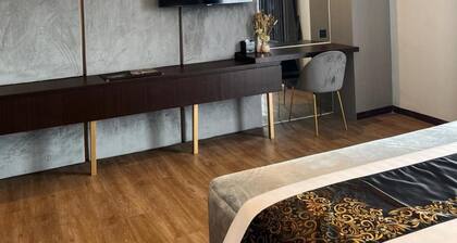 Grand Miami Hotel