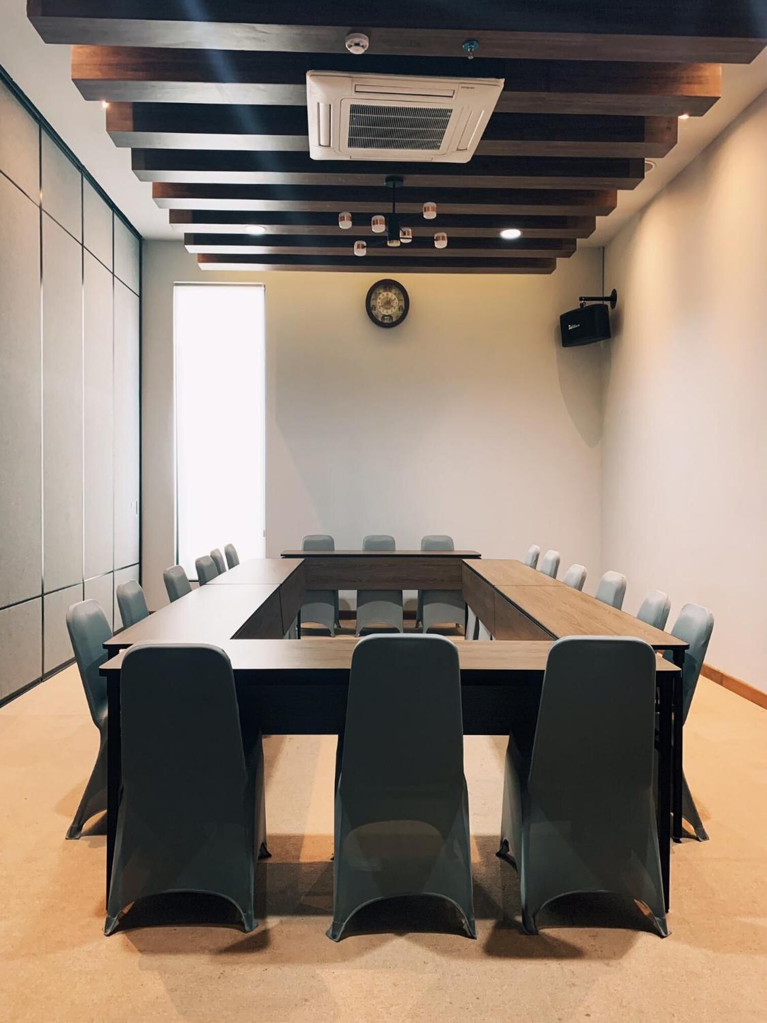 Meeting facility