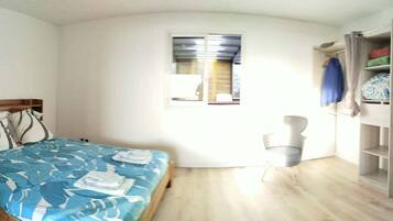 Iron/ironing board, WiFi