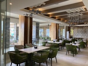 Dining - Zuri Resort Coron (Coron)