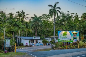 Property grounds - Big4 Whitsundays Tropical Eco Resort (Flametree)