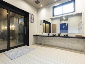 Bathroom - Kyoto Plaza Hotel Kintetsu Jujo (Kyoto)