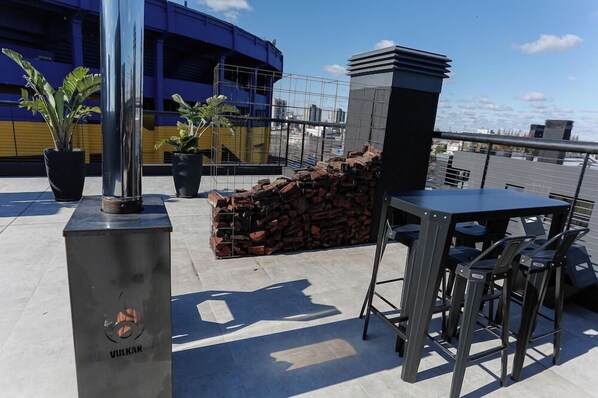 Outdoor dining - Howard Johnson by Wyndham Buenos Aires La Boca Undici (Buenos Aires)