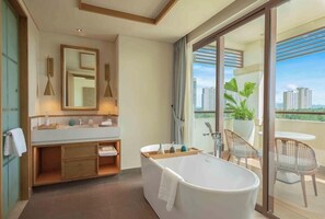 Bathroom - Fusion Resort and Villas Da Nang (Da Nang)