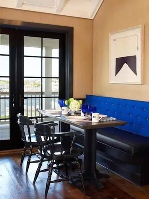 Dining - Baron's Cove (Sag Harbor)