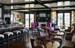 Bar (on property) - Baron's Cove (Sag Harbor)