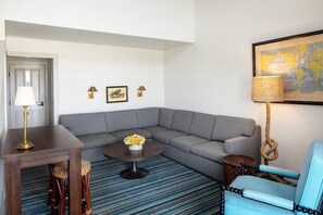 Living area - Baron's Cove (Sag Harbor)