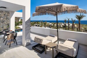 屋外ダイニングエリア