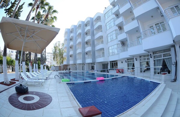 Seasonal outdoor pool - Hotel Eylül (Mersin)
