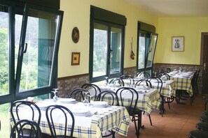 Dining - Hotel Restaurante Canero (Valdes)