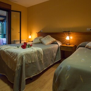 Room - Hotel Restaurante Canero (Valdes)