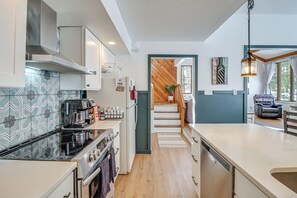 Fridge, microwave, stovetop, dishwasher - 1 Mi to Big Boulder Mountain: Townhome w/ Grill (Lake Harmony)