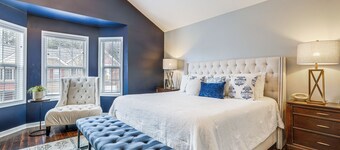 2 Mi to Suwanee Town Center: Spacious Townhome