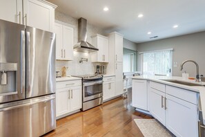 冷蔵庫、電子レンジ、コンロ、食器  洗い機