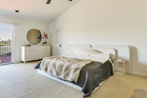Iron/ironing board, Internet, bed sheets - Pool, Spa & Lanai: Upscale Retreat in Fort Myers! (Fort Myers)