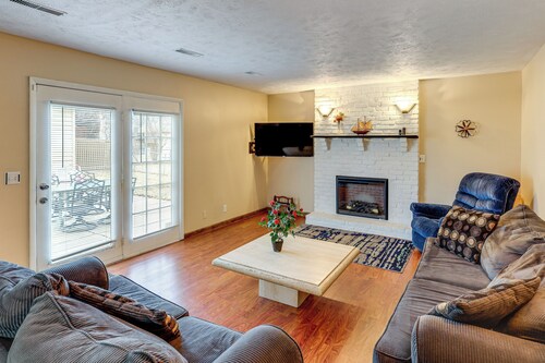 Bring the Family! Suburban Home w/ Yard in Omaha