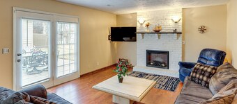 Bring the Family! Suburban Home w/ Yard in Omaha