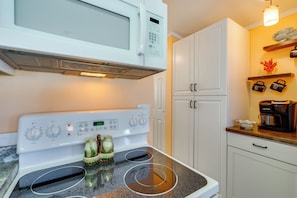 Fridge, stovetop, coffee/tea maker, cookware/dishes/utensils - Relax Poolside: Couples Retreat 3 Mi to Gulf! (Fort Myers Beach)