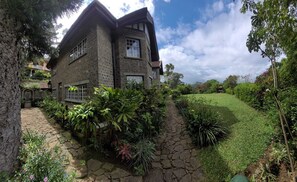 Khuôn viên nơi lưu trú