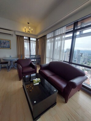 Living area - Cozy 1-bedroom apartment in beautiful Kuala Lumpur with AC (Kuala Lumpur)