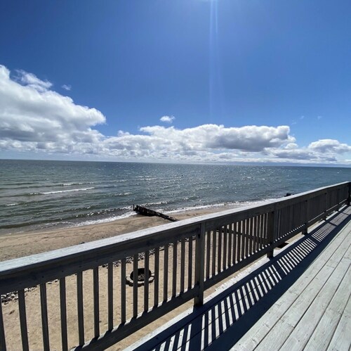 Lake Huron Waterfront - Sandy Beach - Stunning Views