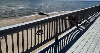 Lake Huron Waterfront - Sandy Beach - Stunning Views