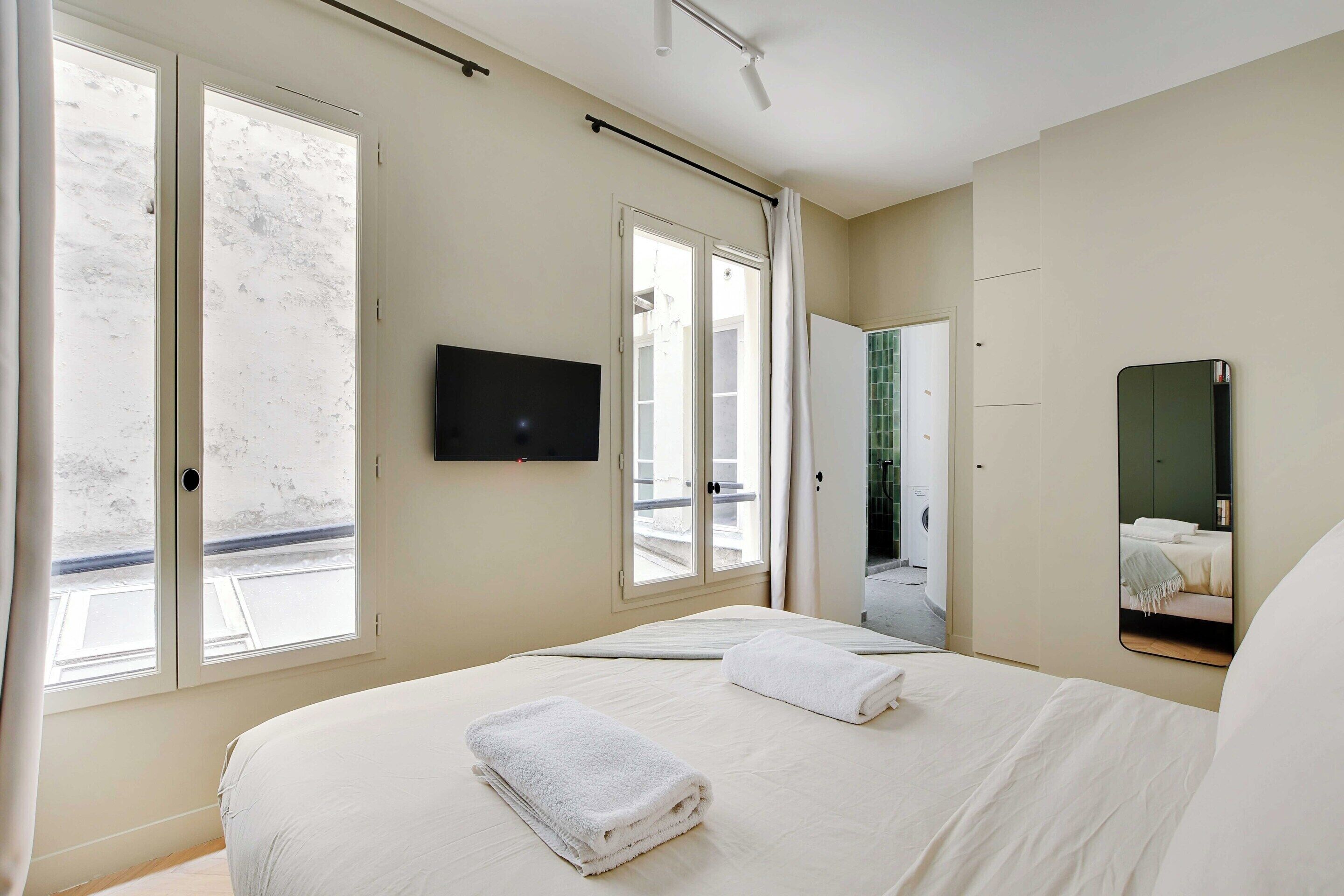 Apartment | 2 bedrooms, laptop workspace, iron/ironing board, bed sheets