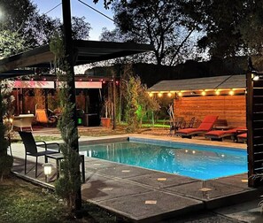 حمّام سباحة خارجي موسمي