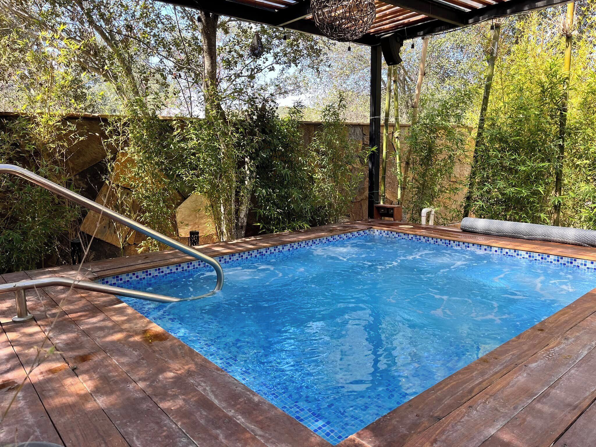 حمّام سباحة خارجي موسمي