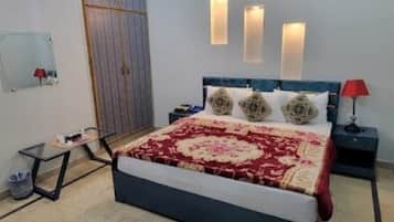 Lydisolert, strykejern/-brett og wi-fi (inkludert)