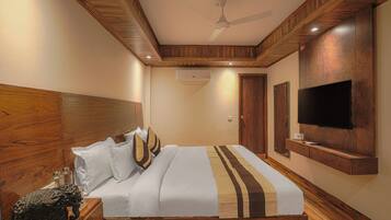 Luksusrom, utsikt mot høyde | Strykejern/-brett og wi-fi (inkludert)