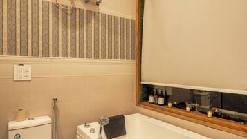 Luxury Room, Hill View | Bathroom