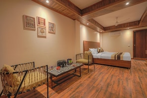 Luxury Room, Hill View | Iron/ironing board, free WiFi - ELIVAAS Dilli House One room Suits (Kasauli)