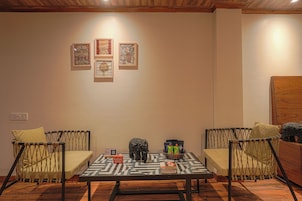 Deluxe Room, Hill View | Dining