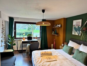 6 habitaciones, tabla de planchar con plancha y wifi gratis 