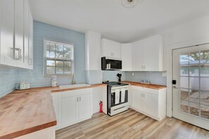 Family House, 3 Bedrooms | Private kitchen - Historic Haven by Downtown Safety Harbor (Safety Harbor)