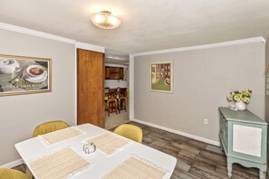 Dining - Colorful Country Cottage (Fletcher)