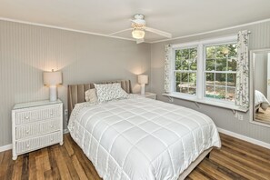 Room - Colorful Country Cottage (Fletcher)