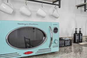 Microwave - Casa Esmeralda · Cozy · Midtown Gem (Tucson)
