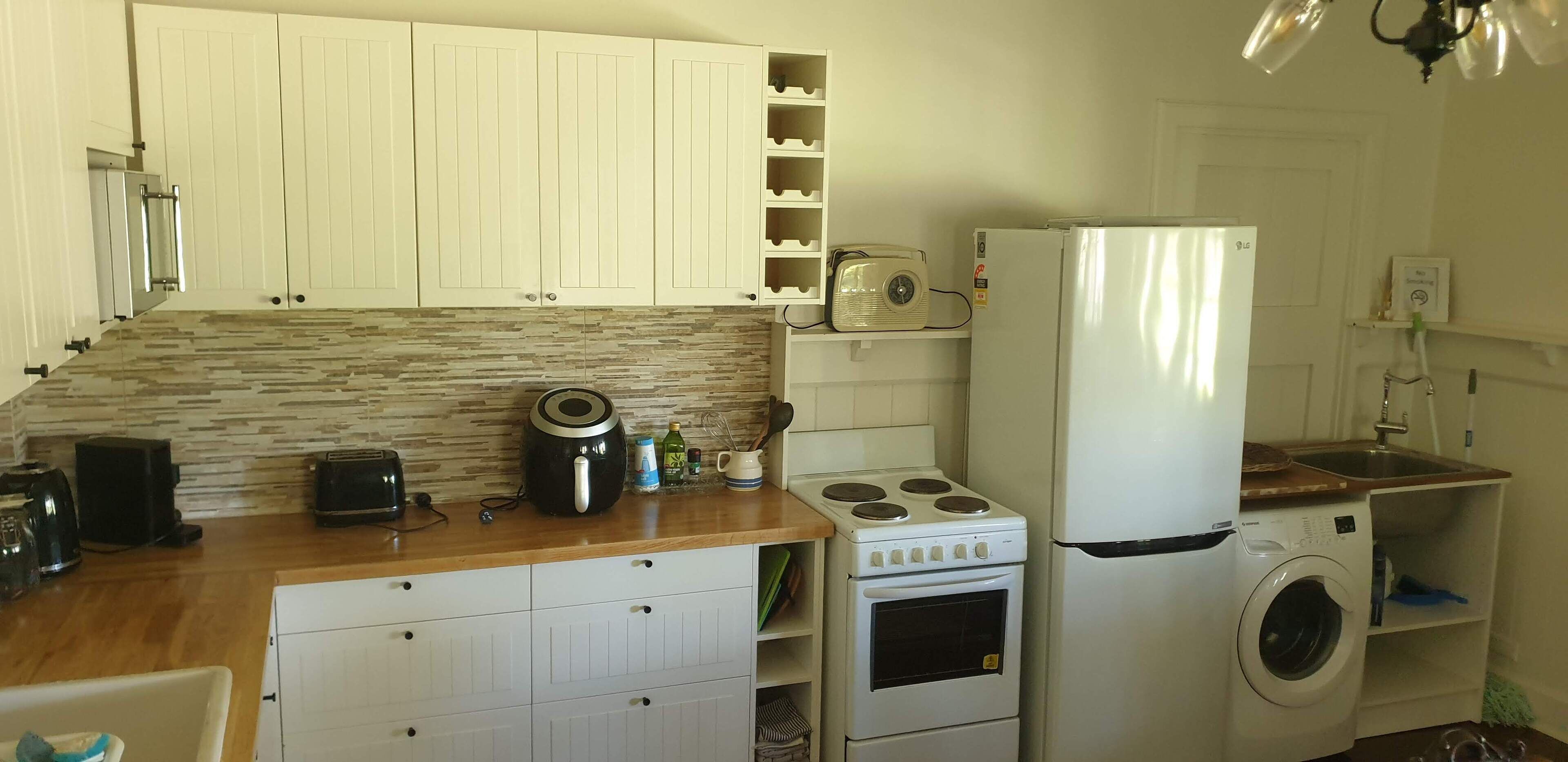 雪櫃、微波爐、焗爐、爐具