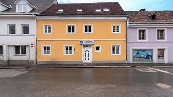 Comfort-Maisonette, 3Â Schlafzimmer, Haustiere gestattet, Bergblick | AuĂenbereich