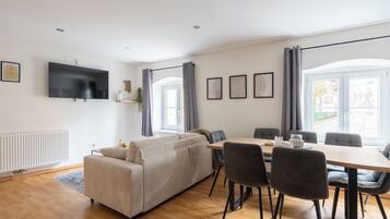 Comfort-Maisonette, 3Â Schlafzimmer, Haustiere gestattet, Bergblick | Speisen