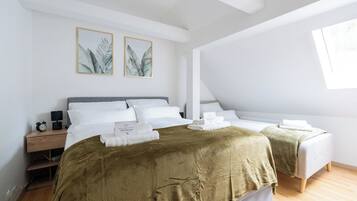 Familien-Maisonette, 3 Schlafzimmer, Nichtraucher, Bergblick | Hochwertige Bettwaren, VerdunkelungsvorhĂ€nge, BĂŒgeleisen/BĂŒgelbrett