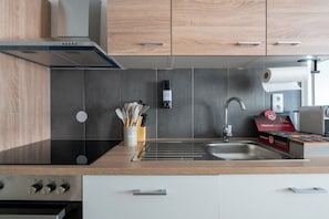 Family Duplex, 3 Bedrooms, Non Smoking, Mountain View | Private kitchen | Fridge, oven, stovetop, dishwasher - COY Apartments Kapfenberg  (Kapfenberg)