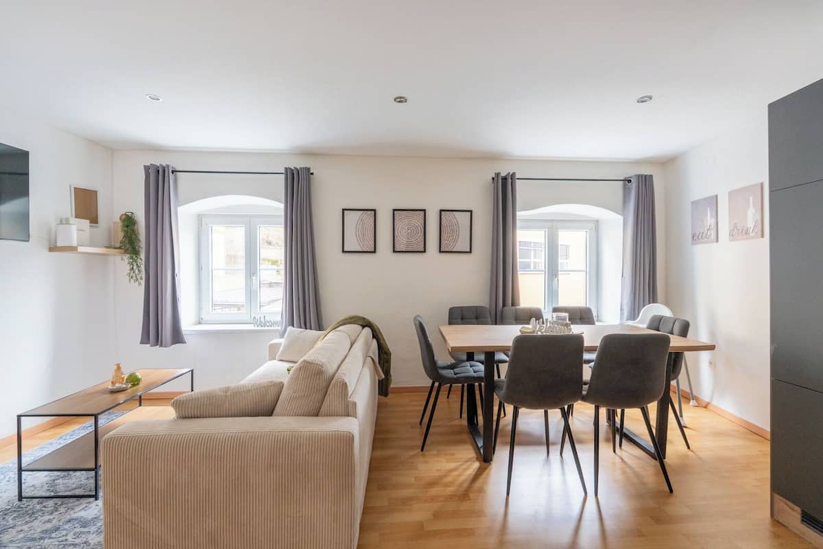 Comfort-Maisonette, 3 Schlafzimmer, Haustiere gestattet, Bergblick | Wohnbereich
