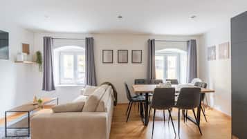 Comfort Duplex, 3 Bedrooms, Pets allowed, Mountain View | Living area