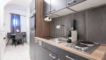 Basic-Apartment, 1 Schlafzimmer, Nichtraucher, Haustiere gestattet | Eigene Küche | Kühlschrank, Ofen, Herdplatte, Geschirrspüler