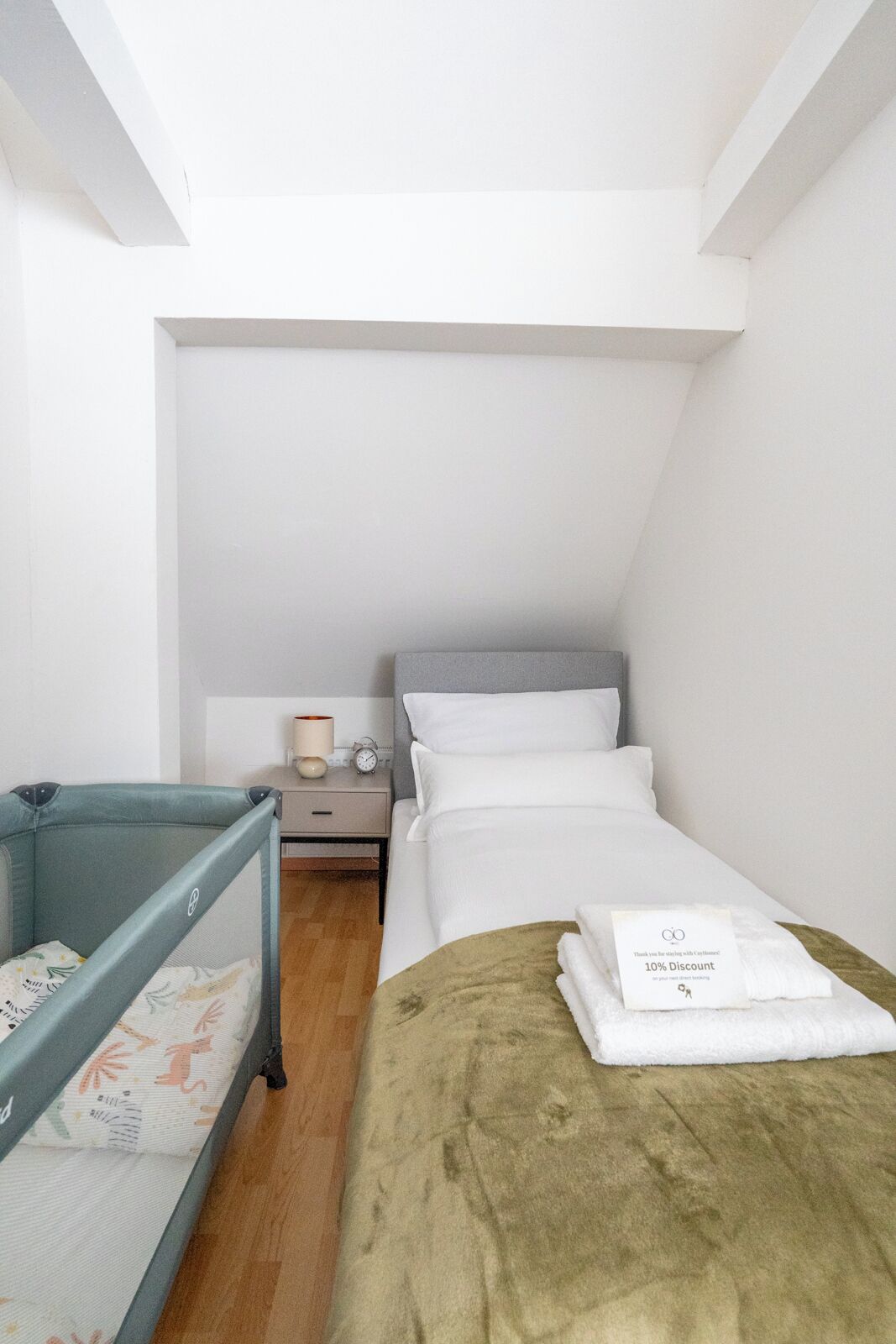 舒適複式房屋, 3 間臥室, 可攜帶寵物, 山景 | 高級寢具、遮光窗簾/窗簾、熨斗/熨衫板、免費嬰兒床